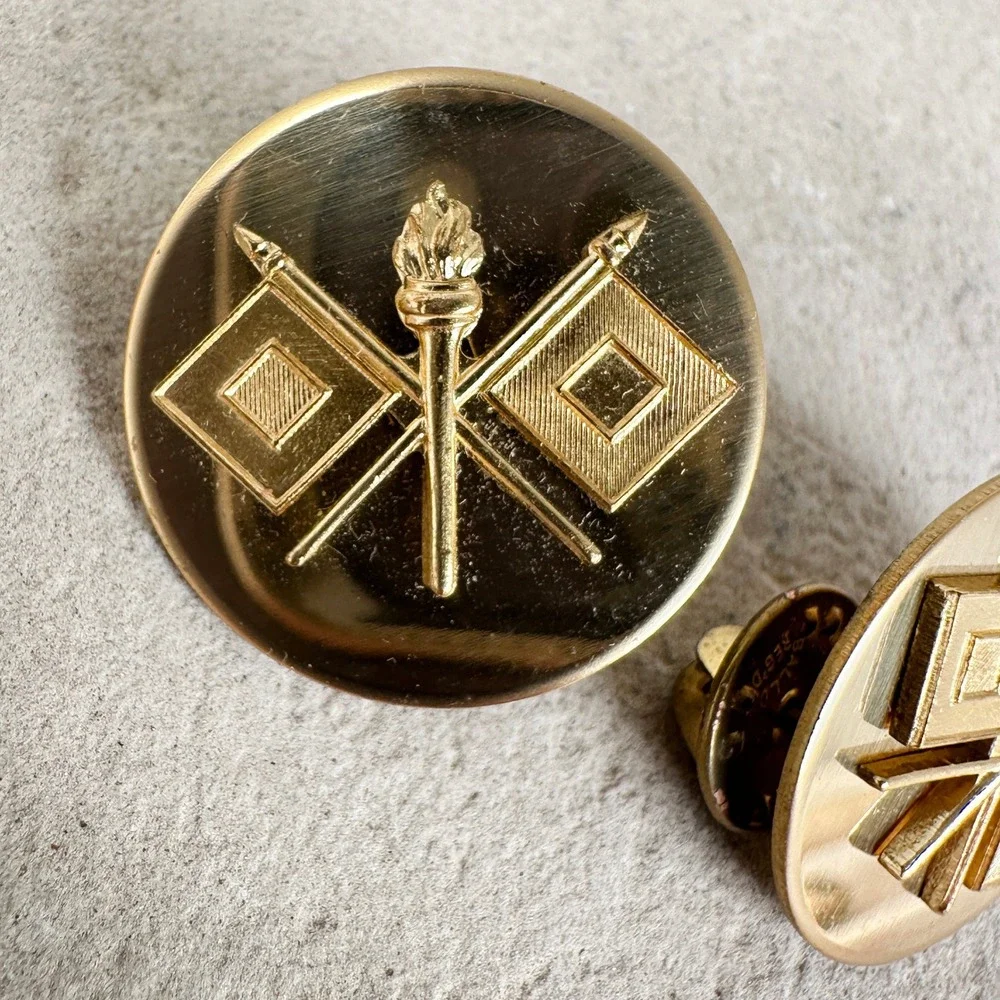 Vintage Lot 2  U.S. Army Signal Corps‎ Lapel Pins Shiny Gold IRA Green Ballou
